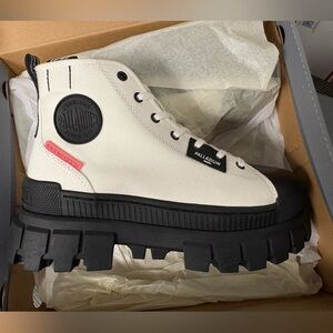 NEW Palladium chunky White and Black High-Top Boots